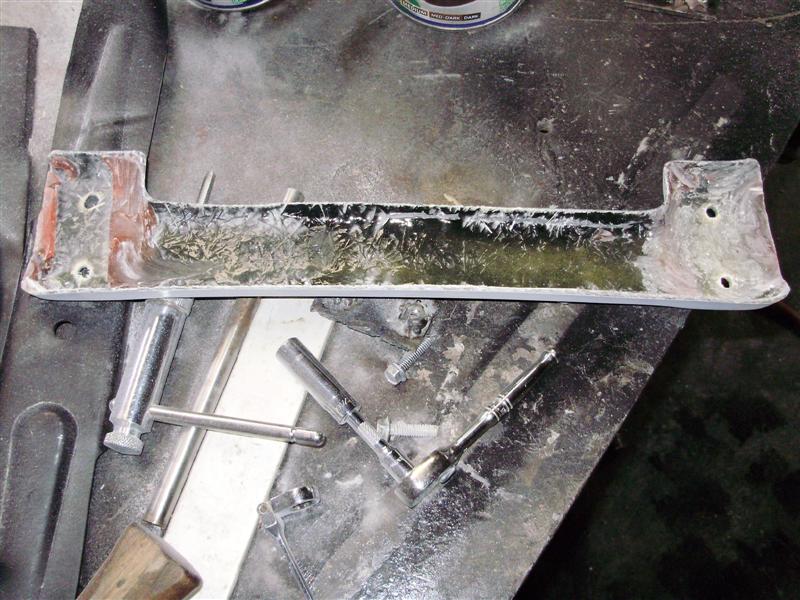 Cpteddie_hood_reapair_D