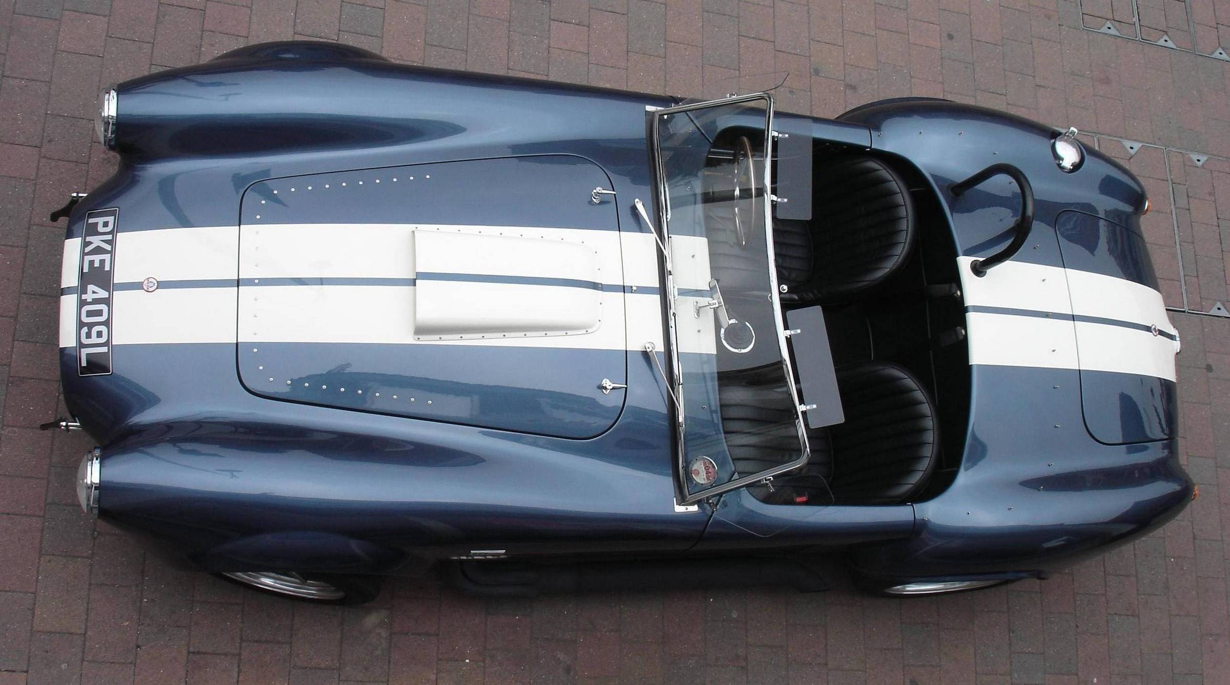 Crendon_from_above_large