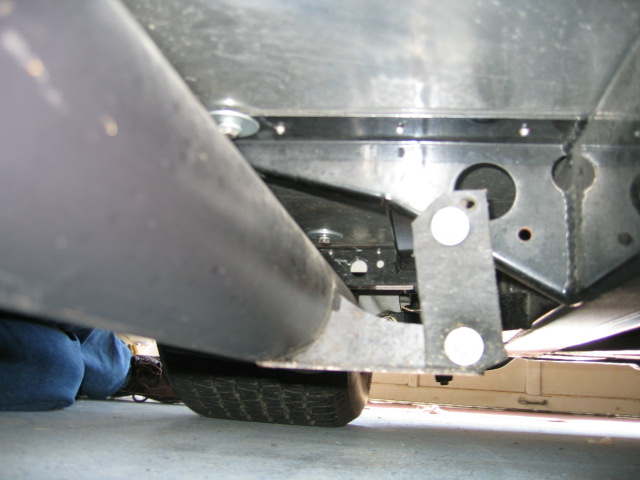 FIA_Sidepipe_Bracket_hanger_Pass_Side