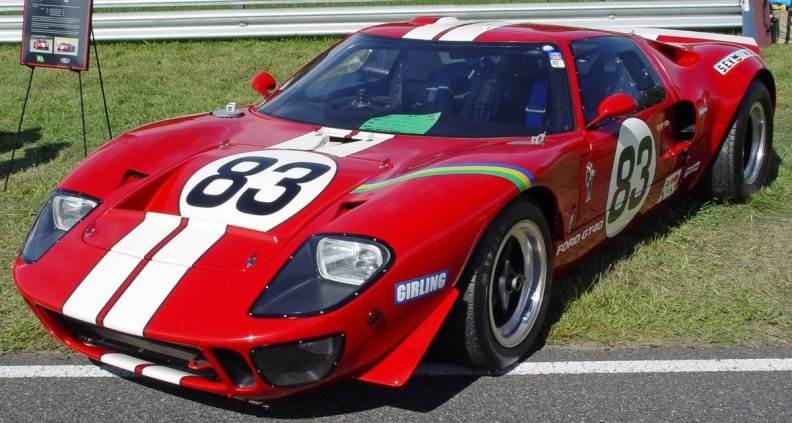 Ford-GT40-red-f-lr