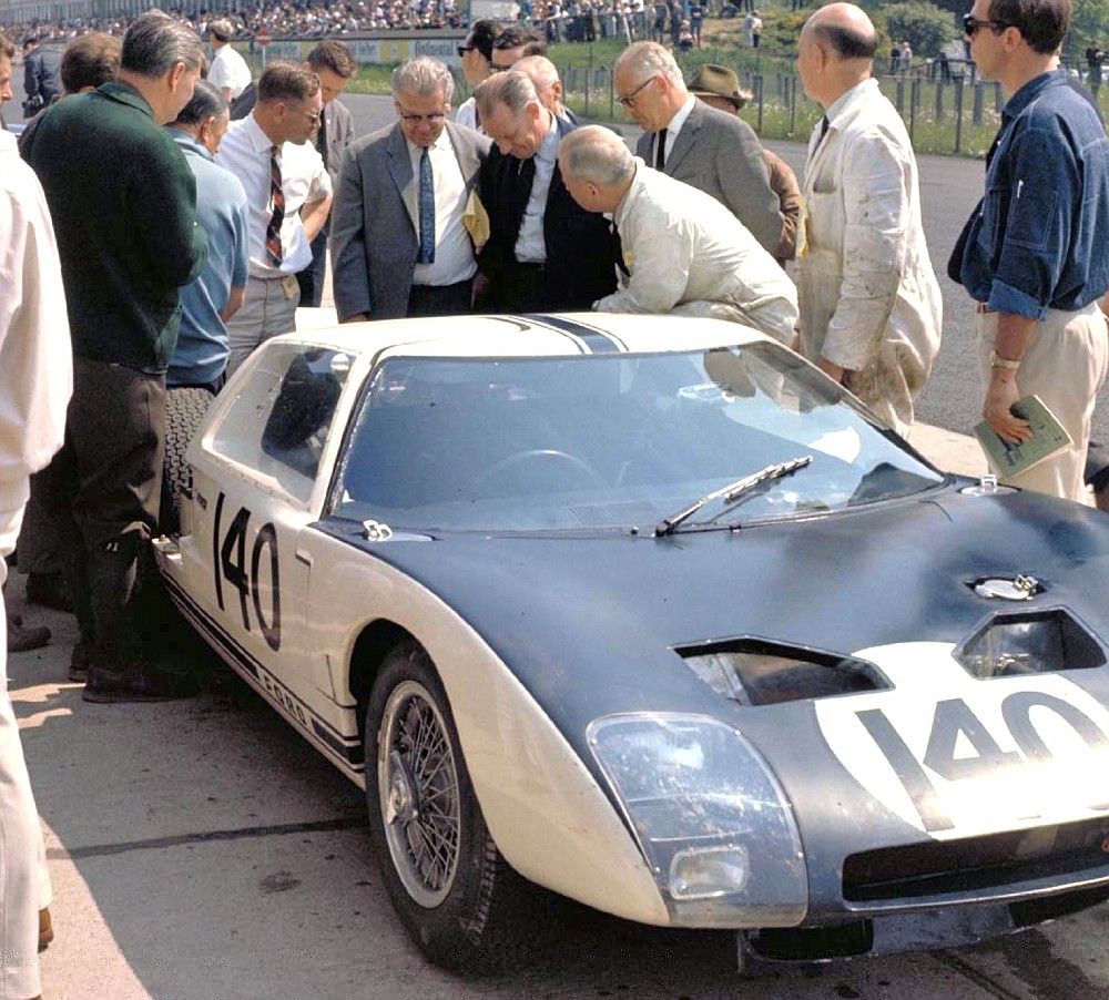 Ford_GT40_GT102