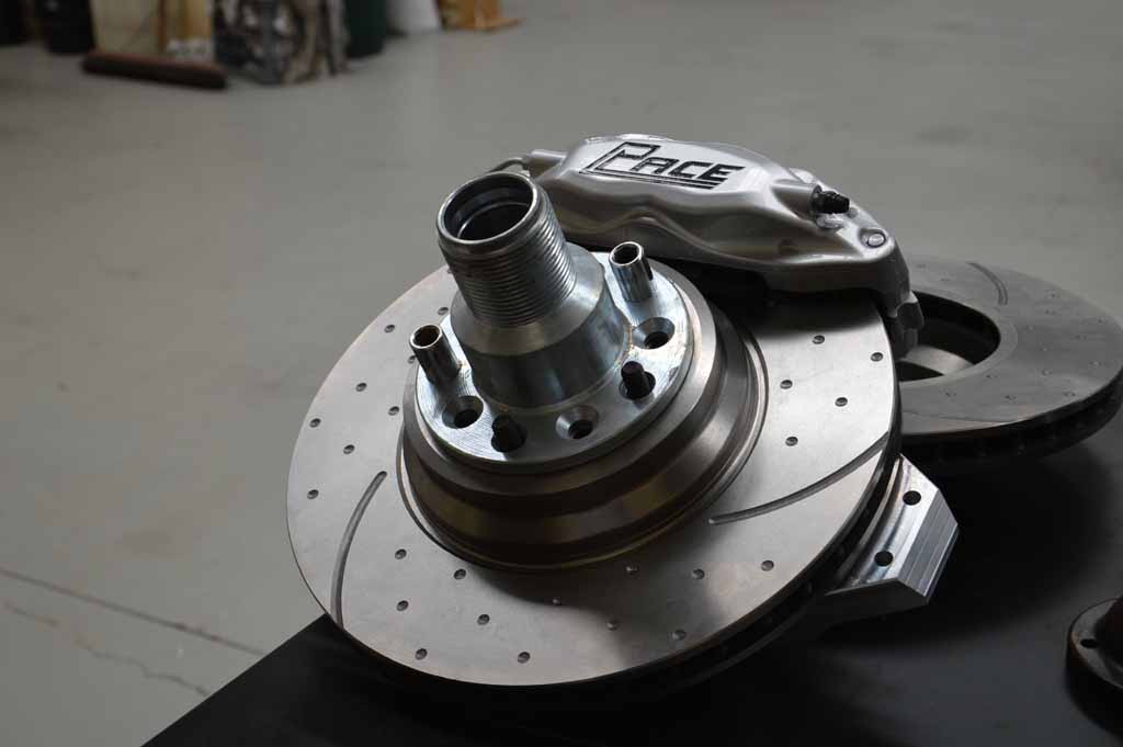 Front_brake_calipers_and_rotors