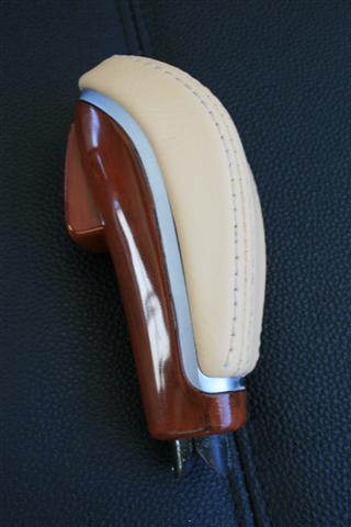 Gear_Selector_re-stitched_with_double_stitching_Small_1