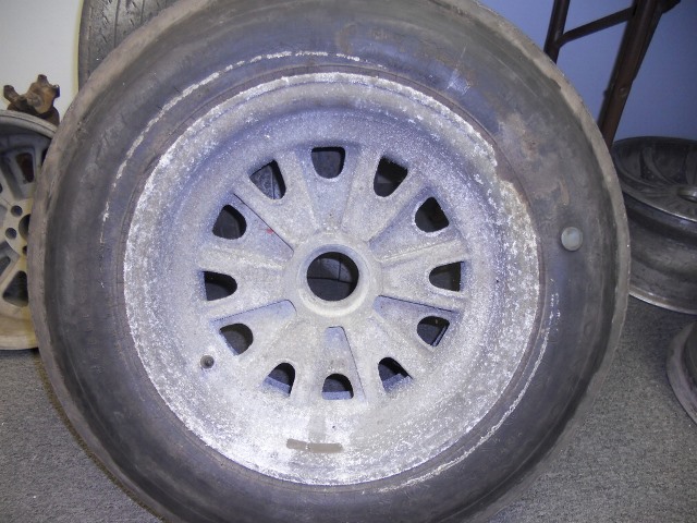 Halibrand_with_Blue_Dot_1