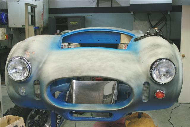 Headlights_blinkers_and_radiator_shroud_fitted_Small_