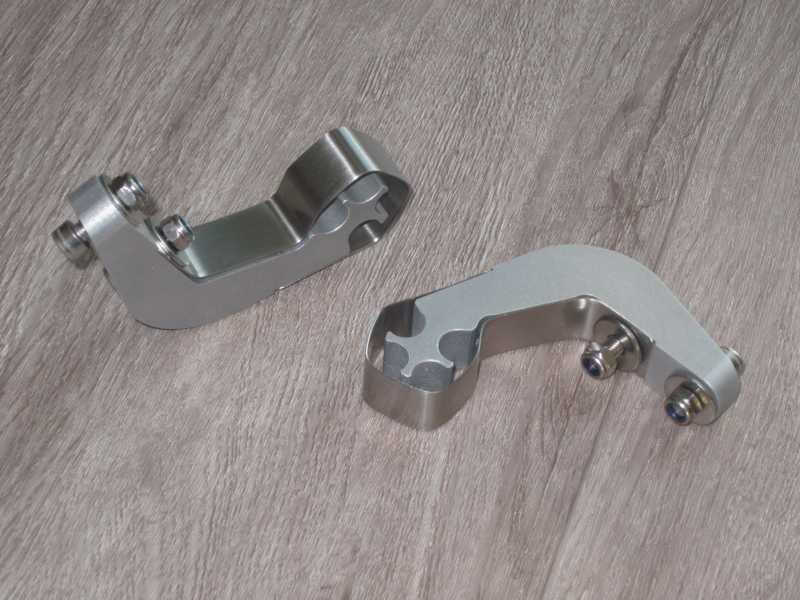 Ignition_wire_brackets_for_air_cleaner