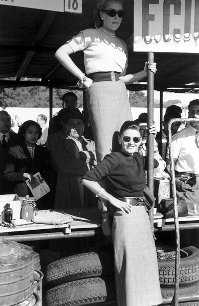 Italian_women_at_the_races