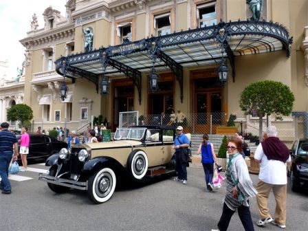 Priceless_1929_Isotta_Fraschini_Landaulet_outside_Monte_Carlo_Casino