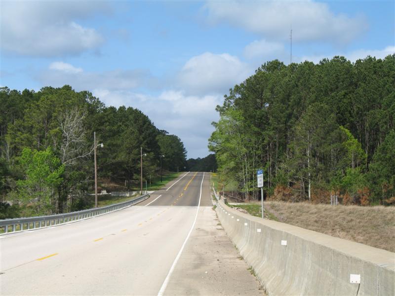 Road_to_top_of_Dam
