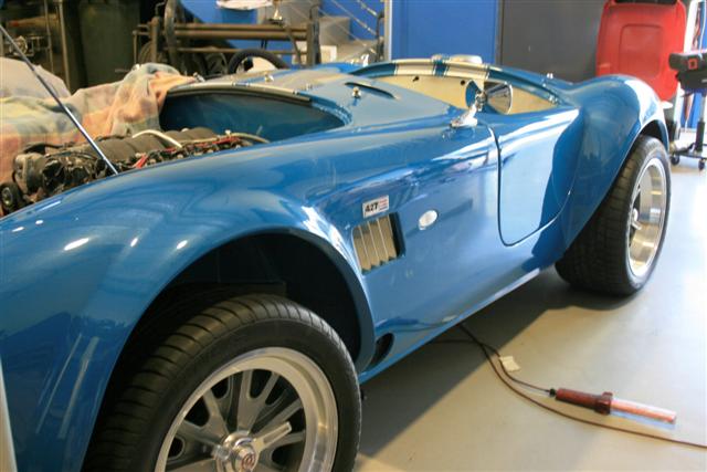 Side_indicators_and_mirros_on_Small_