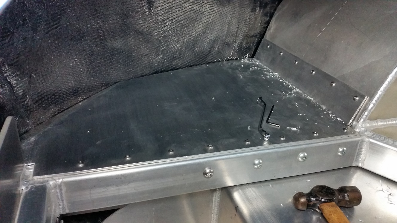 Trunk_side_panel_left_s