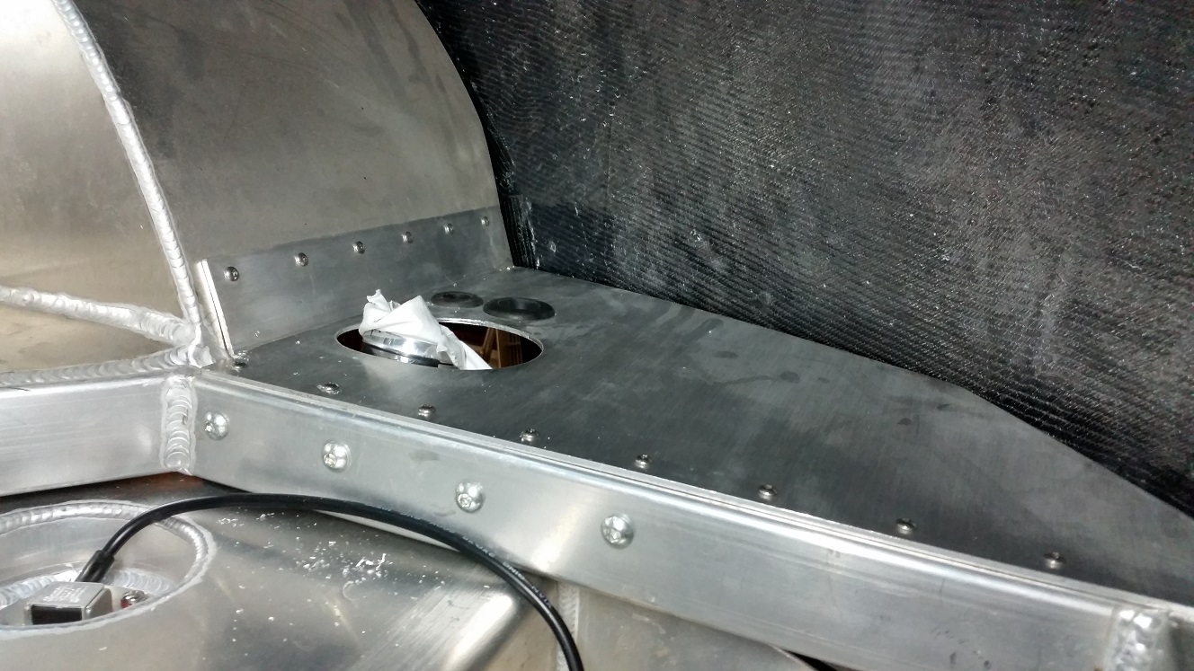 Trunk_side_panel_right_s