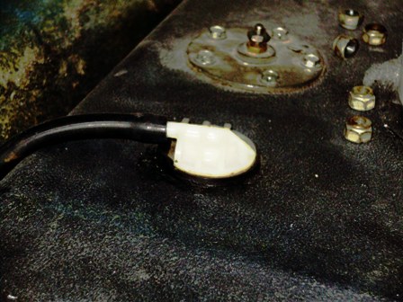 Vent-roll_over_valve