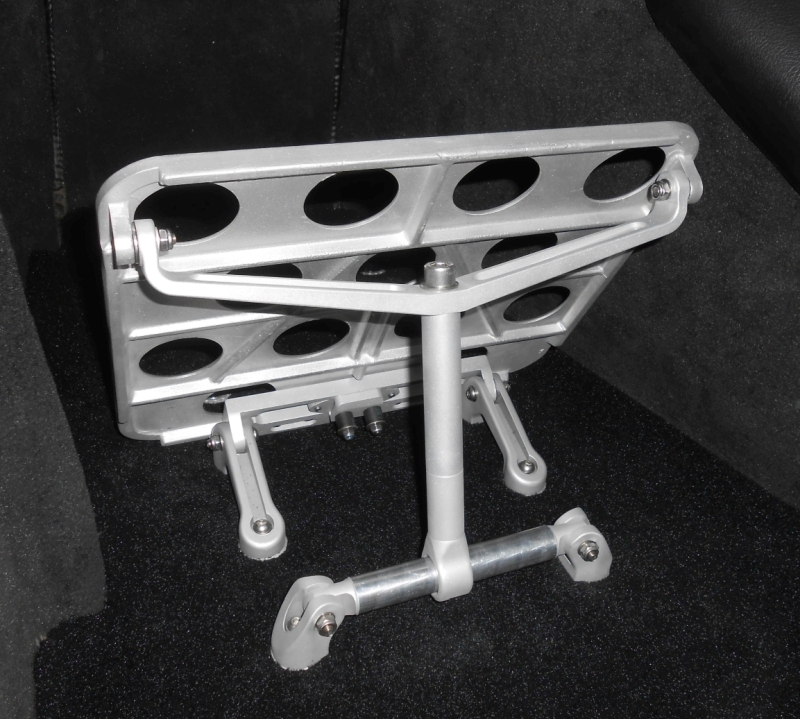 adjustable_passenger_foot_rest_-_rear_side