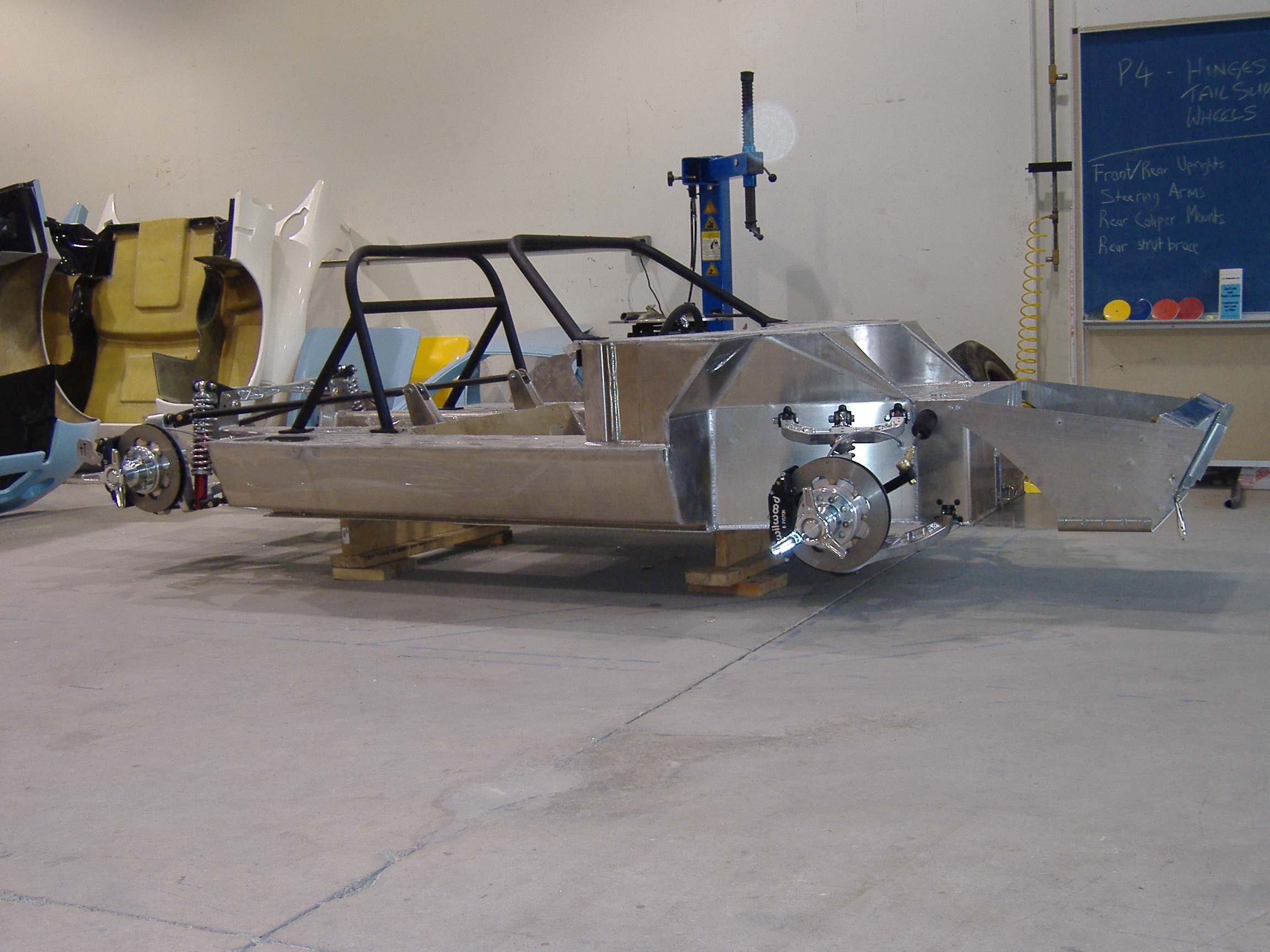 chassis_pics_with_rollcage_011