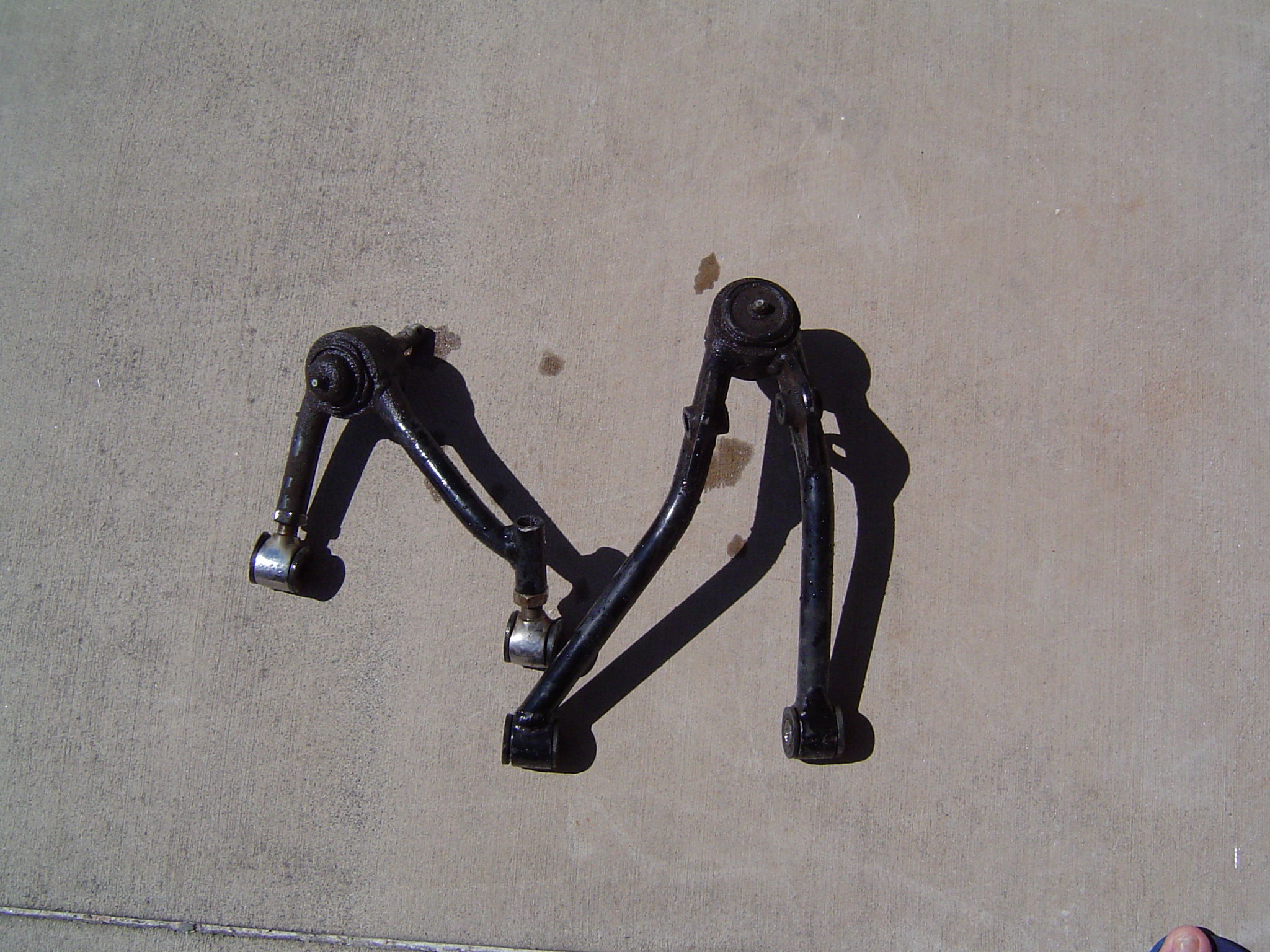 control_arms_and_wheel_004