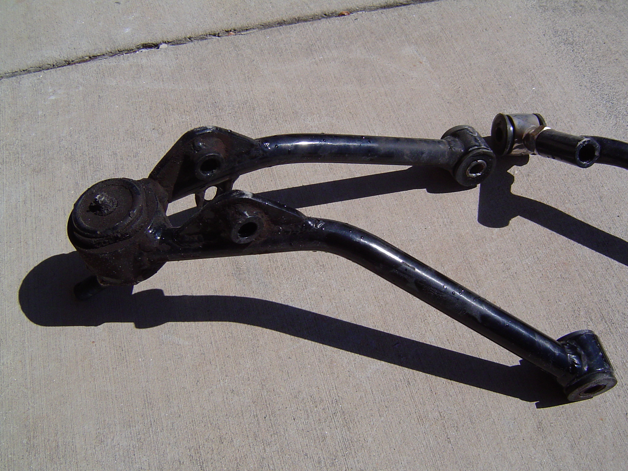 control_arms_and_wheel_006