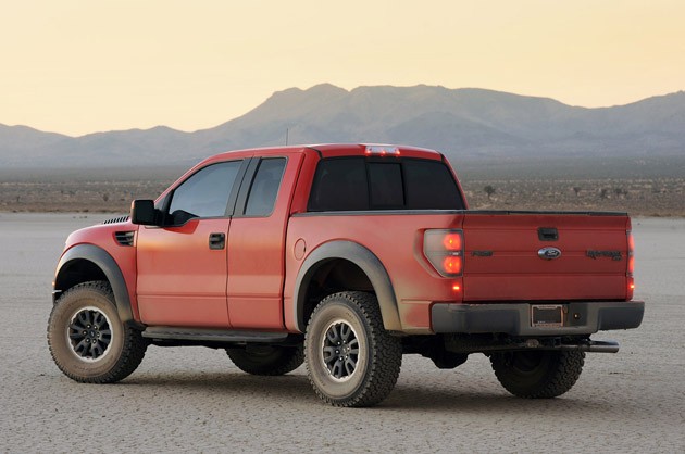 lead10fordsvtraptor622010review_1_