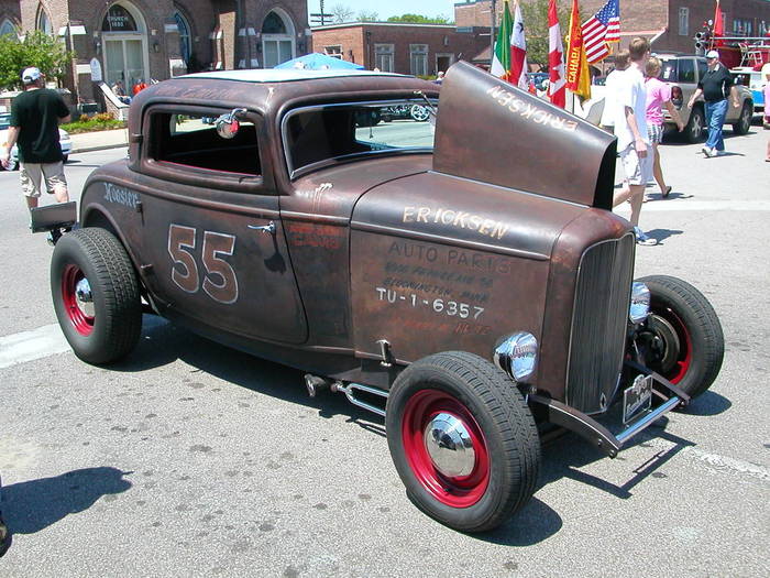 The most interesting was a 32 fiberglass rat rod I'll let the pictures tell