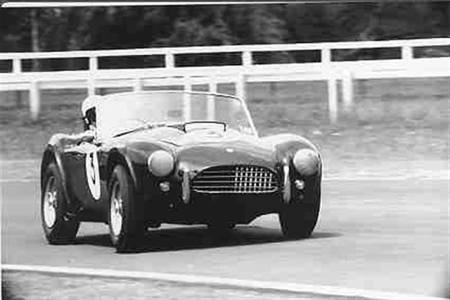 r_thorpe_warwick_farm_ac_cobra_1965_Small_