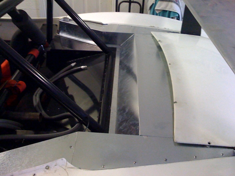 roadster_trunck_metal