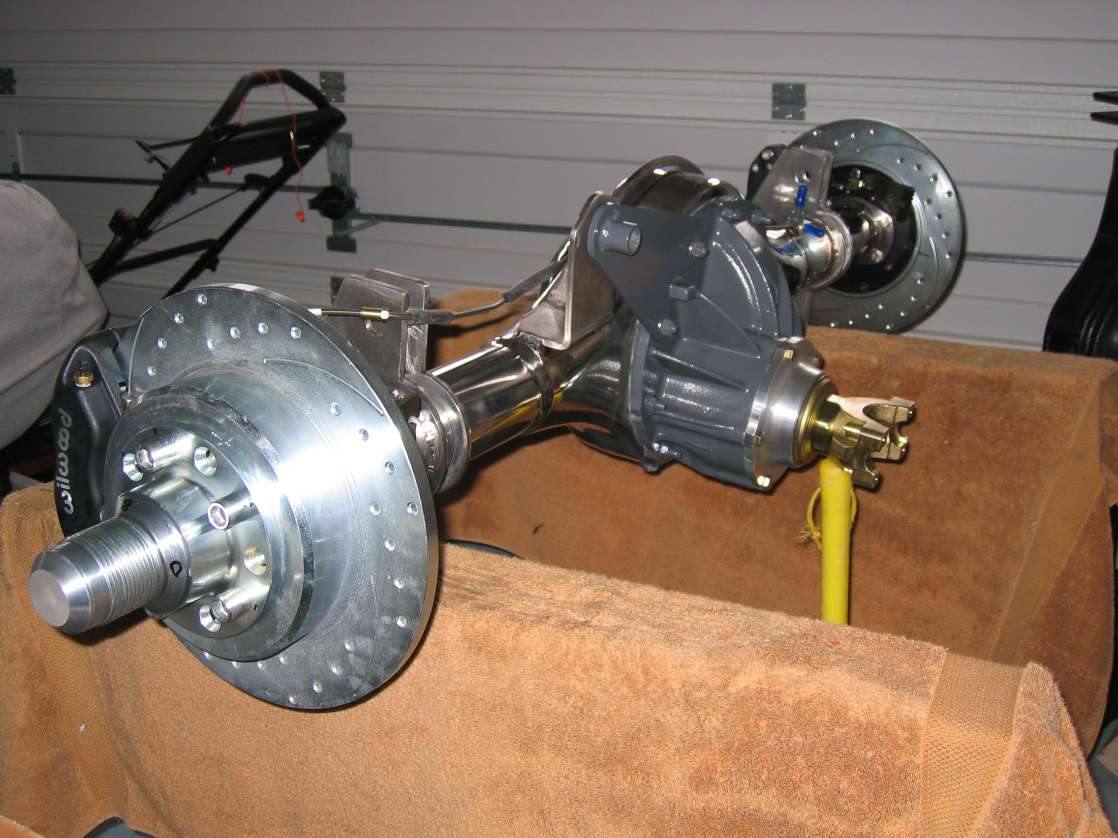 stainless_ford_9_rearend_005