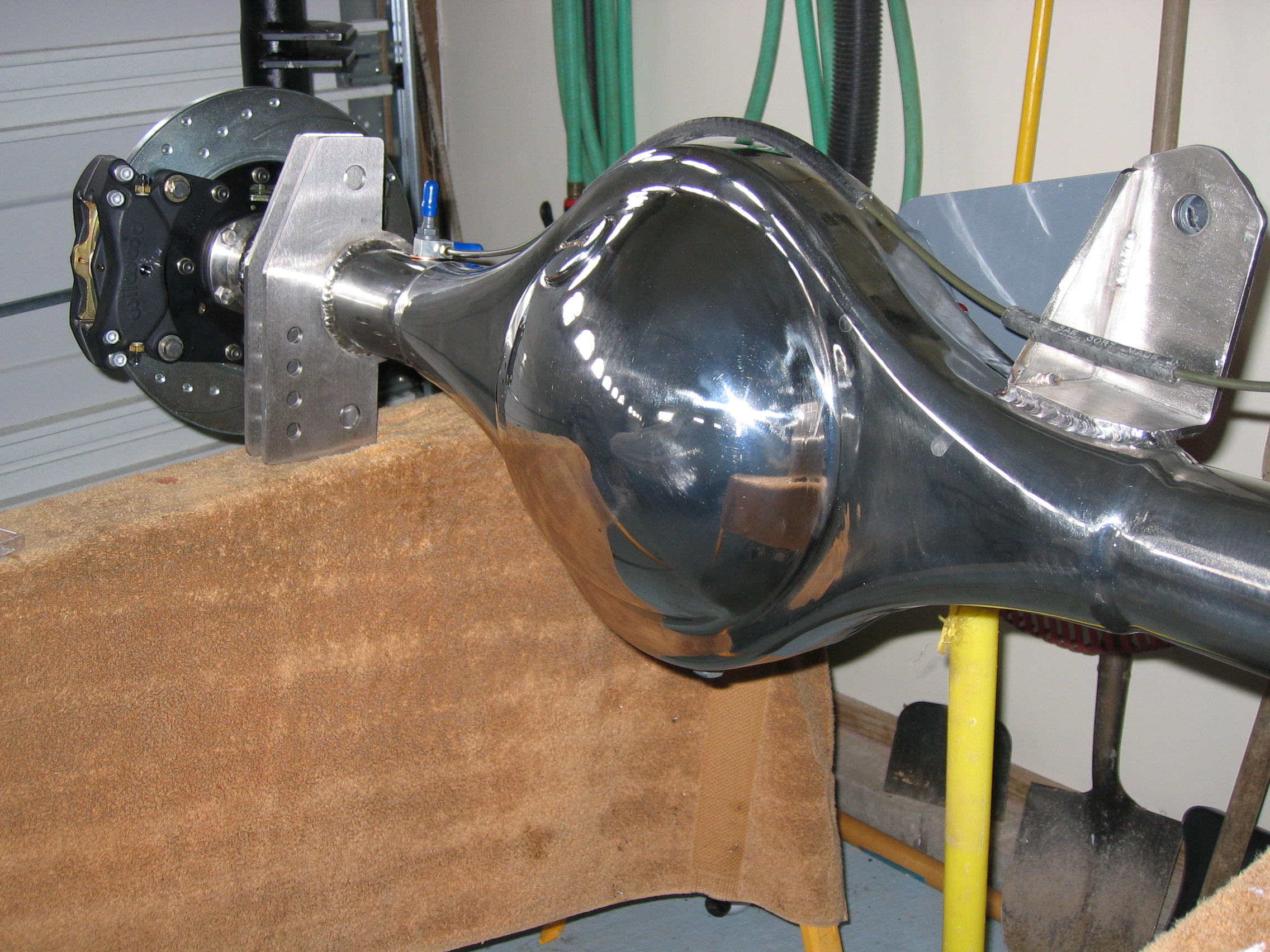 stainless_ford_9_rearend_012