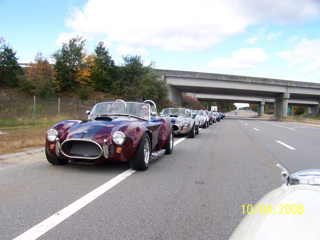 string_of_cars_at_overpass