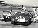 GT40_b_w_at_Daytona_1965.jpg