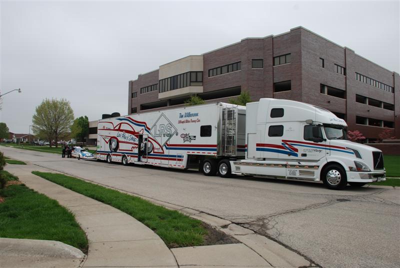 unloading_car_at_work_2_May_2009_