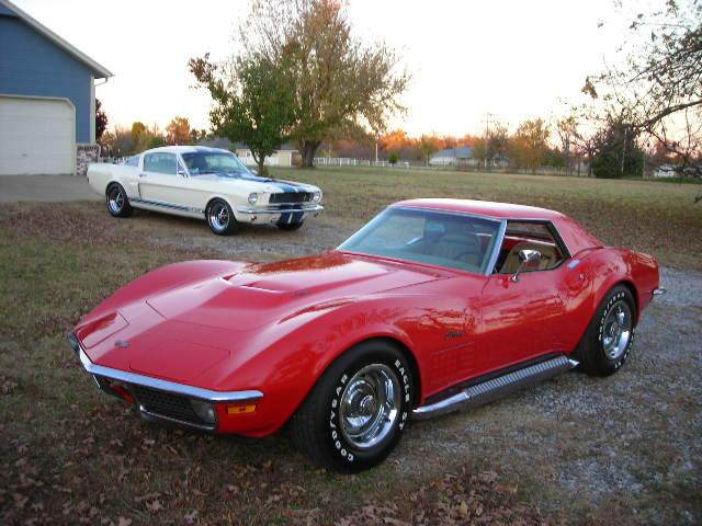 vette-mustang