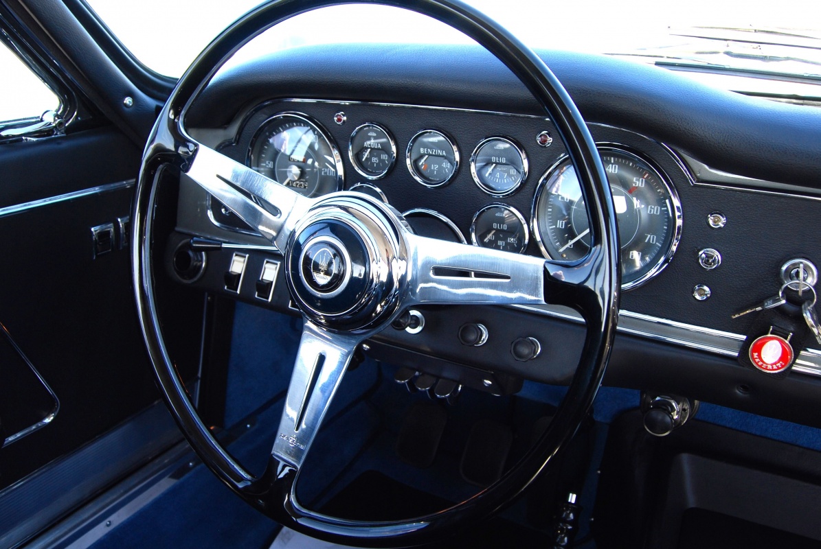 z_Maserati_Sebring_dash