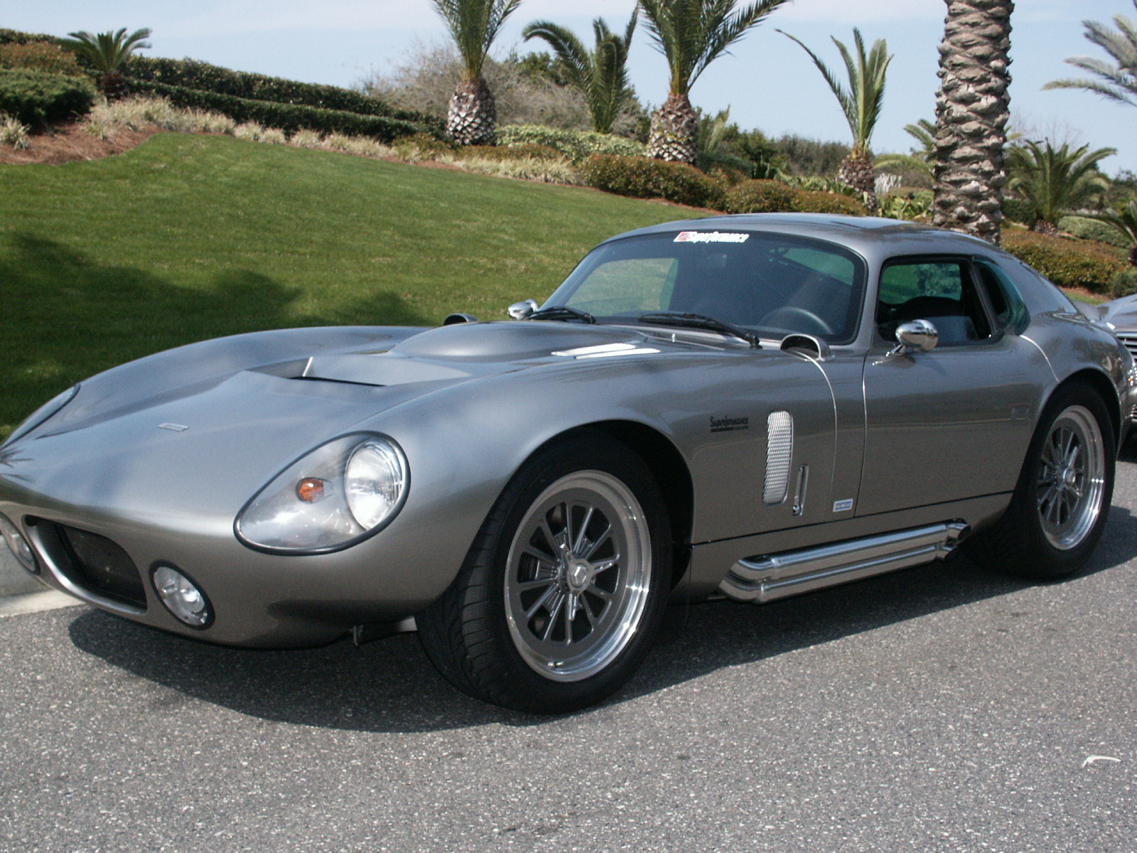 9976Titanium_Close_ft_wheel